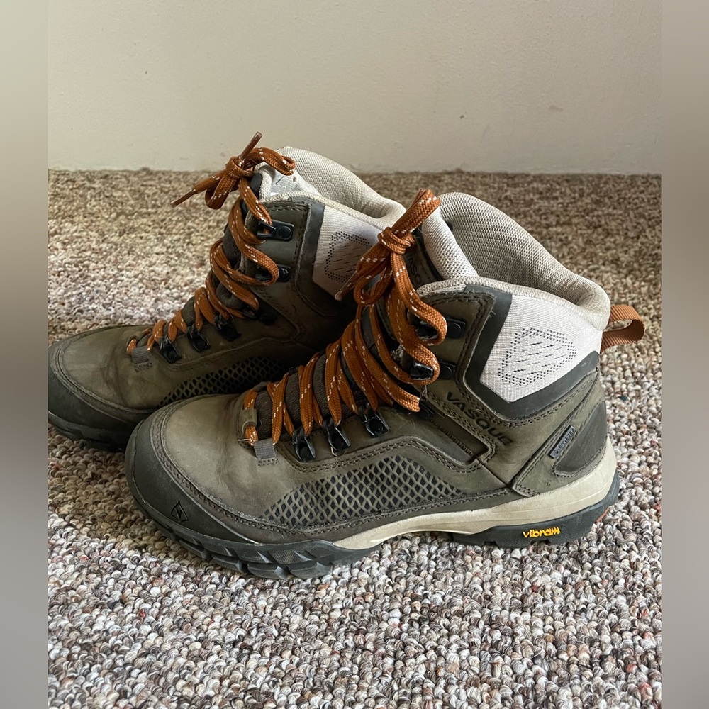 Women’s vasque gortex leather hiking boots